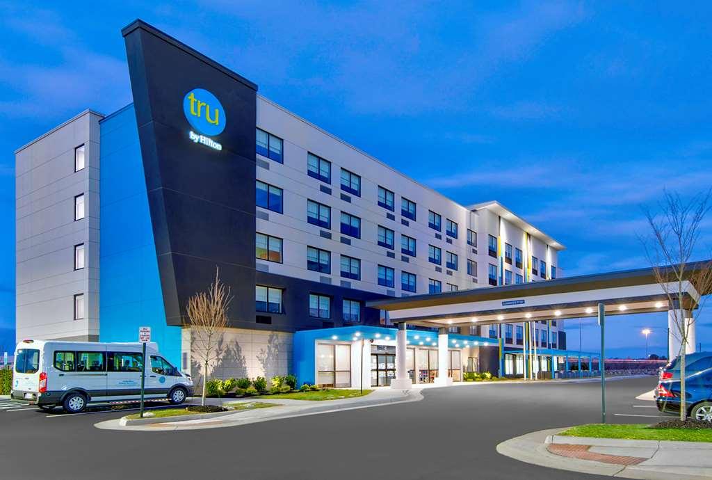 Tru By Hilton Ashburn One Loudoun, Va Hotel Exterior photo