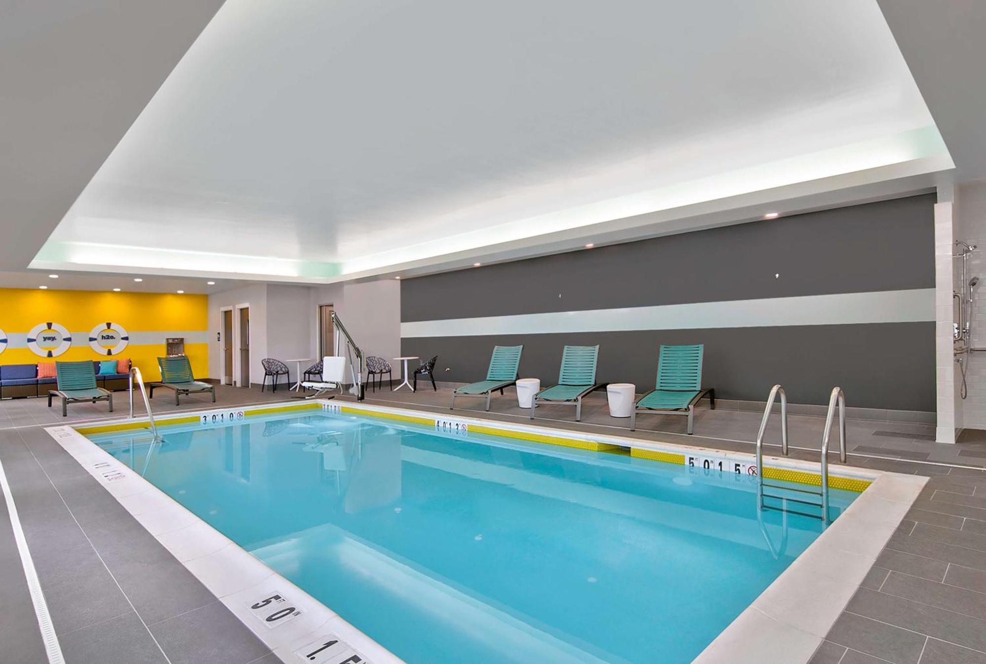 Tru By Hilton Ashburn One Loudoun, Va Hotel Exterior photo