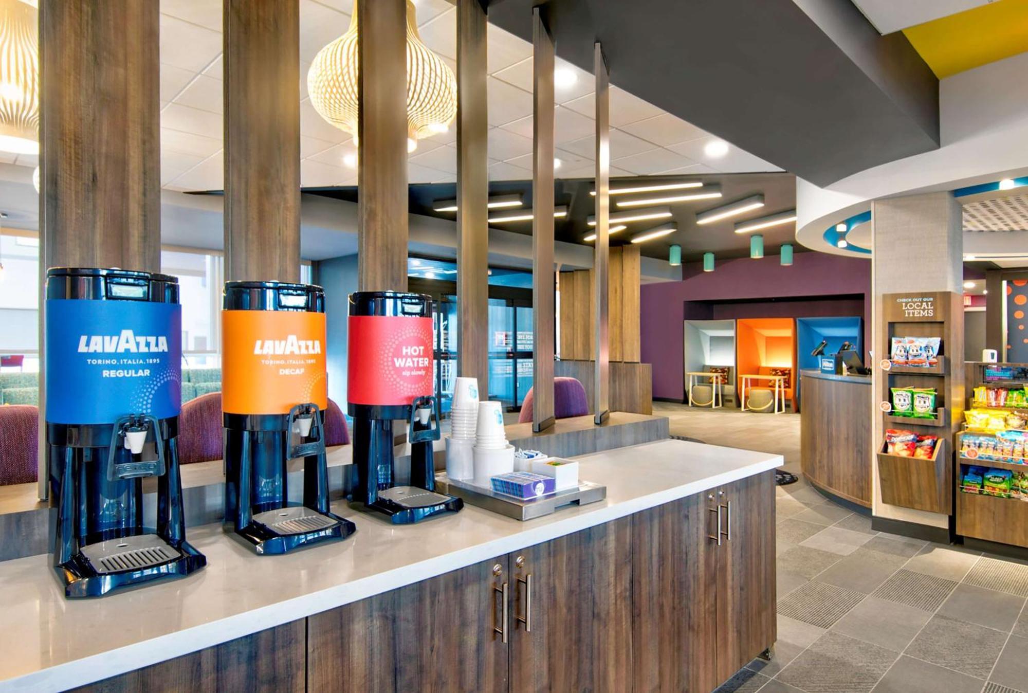Tru By Hilton Ashburn One Loudoun, Va Hotel Exterior photo